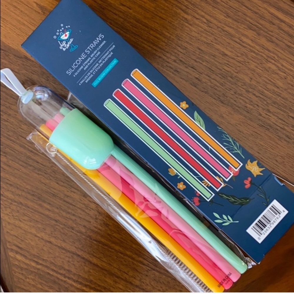 Chic and tonic silicone straws new + case